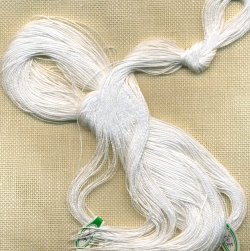 画像2: [6921] ハーダンガー刺繍　コースター4枚セット　フラワーモチーフ　※布の色はオフホワイトです