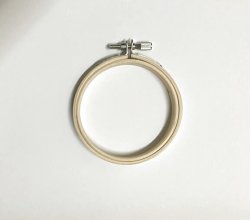 画像1: [10117] オリジナル国産刺しゅう枠　内径8cm