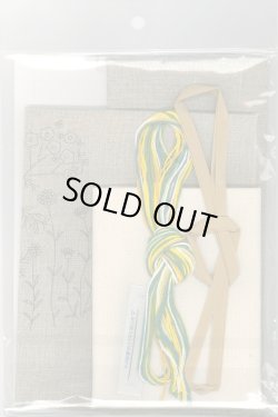 画像2: [10387] 戸塚刺しゅうキット　丸巾着袋「ヤロウ・サントリナ」　No.568