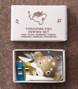 画像1: [10584]クロバー　ソーイングセット〈ハリセンボン〉