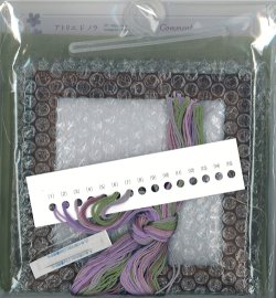 画像2: [10693] COSMO アトリエ ド ノラ 穏やかな日々の刺しゅう時間 キット -すみれ色のリース-