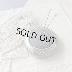 画像1: [10720] ポルトボヌール　すずらん フラットピンクッション  MADE IN JAPAN