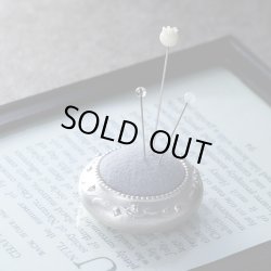 画像2: [10720] ポルトボヌール　すずらん フラットピンクッション  MADE IN JAPAN