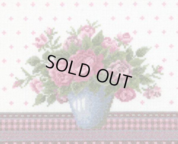 画像1: [6928] オリムパス　オノエ・メグミししゅうキットシリーズ　フラワーコーディネート　バラとライトブルーの花瓶 (1)