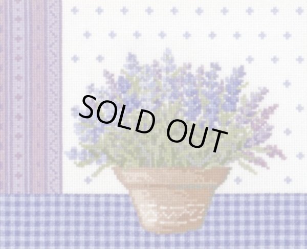 画像1: [6929] オリムパス　オノエ・メグミししゅうキットシリーズ　フラワーコーディネート　ラベンダーとテラコッタの鉢 (1)