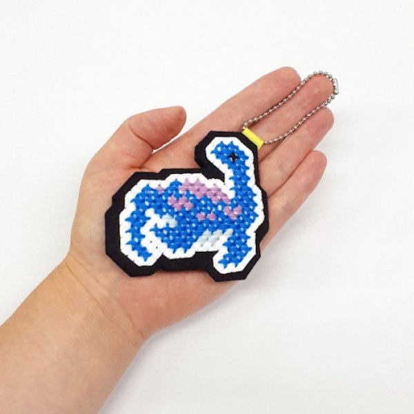 画像4: [10490] はじめてのクロスステッチ　恐竜チャームキット　4.プレシオサウルス (4)