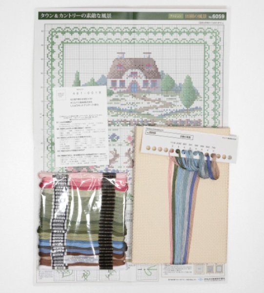 画像3: [7766] オリムパス オノエ・メグミ　刺しゅうキットシリーズ　タウン＆カントリーの素敵な風景　クッション「田園の風景」 (3)
