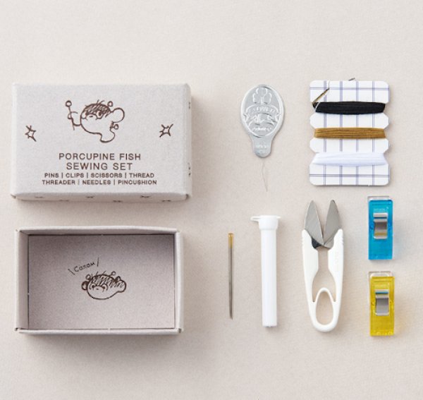 画像3: [10584]クロバー　ソーイングセット〈ハリセンボン〉 (3)